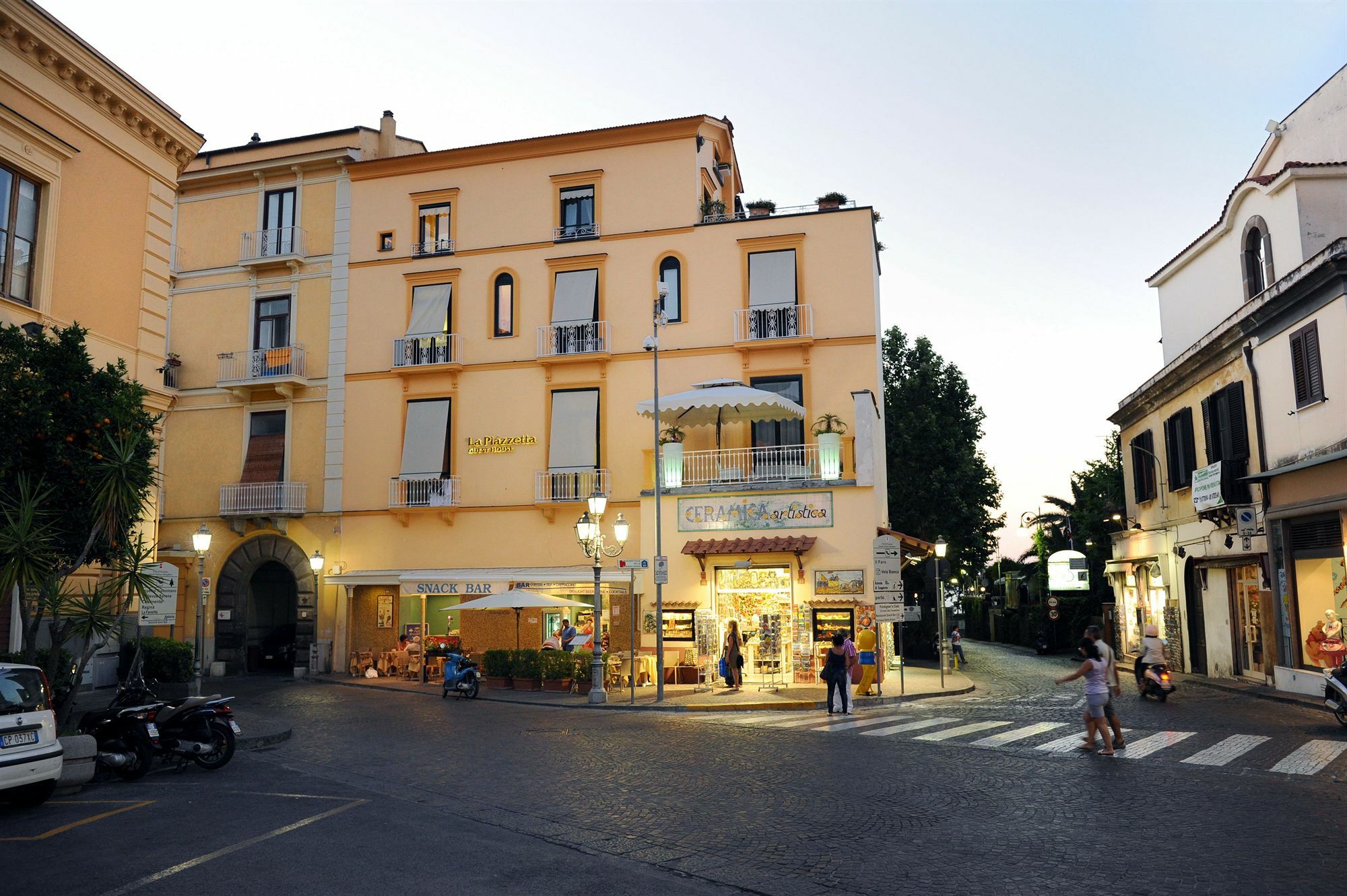 La Piazzetta Guest House Sorrento Ngoại thất bức ảnh